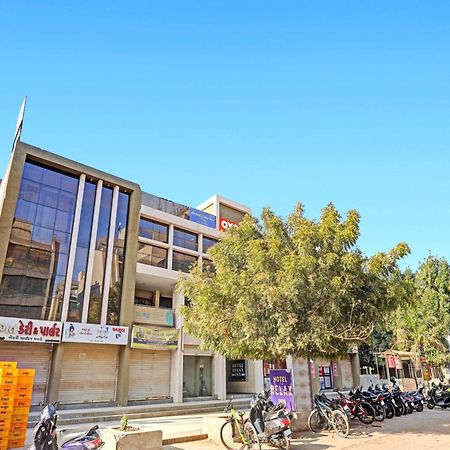 Fabhotel Relax Gandhinagar Exterior photo