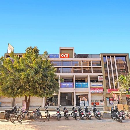 Fabhotel Relax Gandhinagar Exterior photo